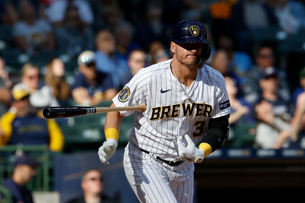 Brewers add new Northwestern Mutual sponsor patch to uniforms